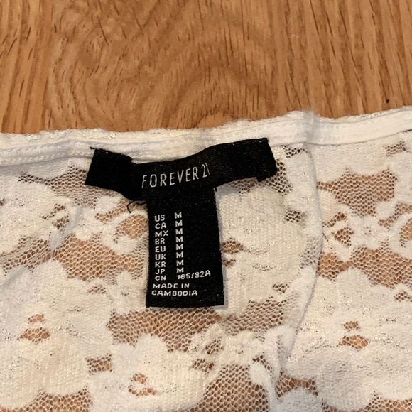 Lace crop 🤍 - Picture 2 of 3